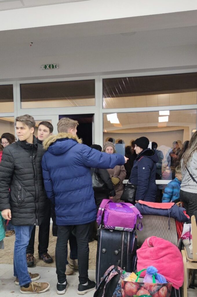 Refugees arrive at Balţata Center, March 15, 2022