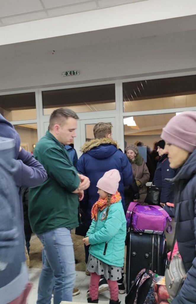 UDG assists refugees at Balţata Center, March 15, 2022